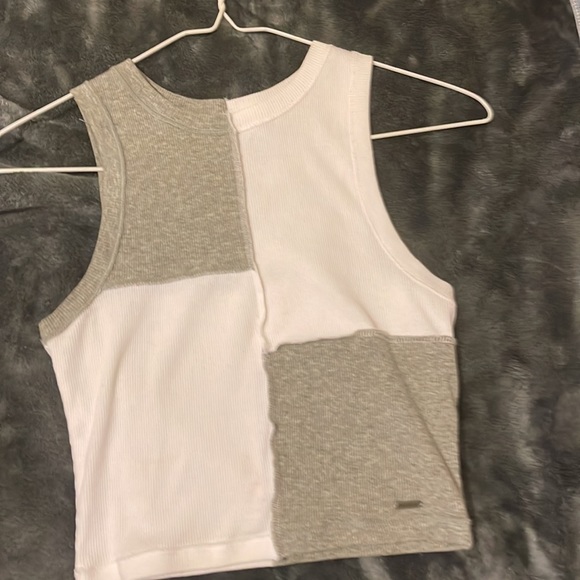 Hollister tank - Picture 3 of 3
